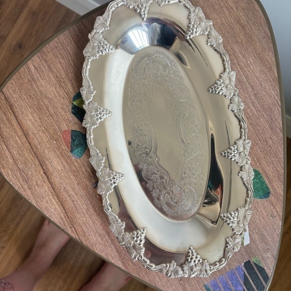 Sussex Plate, Sheffield Reproduction A601 Silver Plated Oval Ornate Serving Tray - Picture 4 of 8